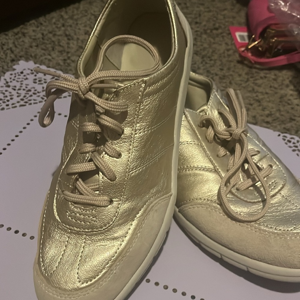 gold escatori shoes